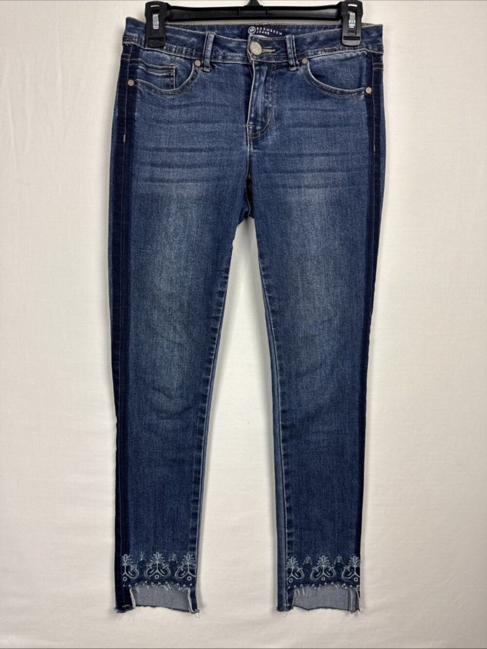BOOMBOOM Women/Juniors Skinny Jeans 27x25 size 5 embroidered stretch dark wash